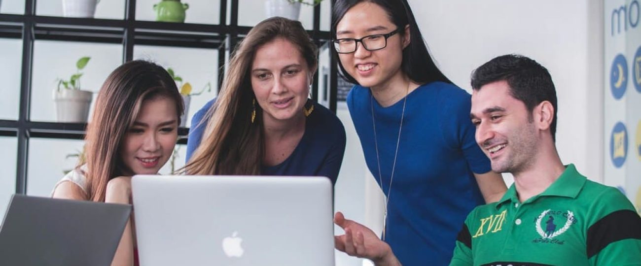 Consultora social experta en impacto social en  Colombia